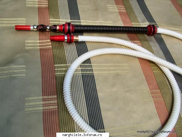 un furtun facut de mine : red devil rosu cu negru mea